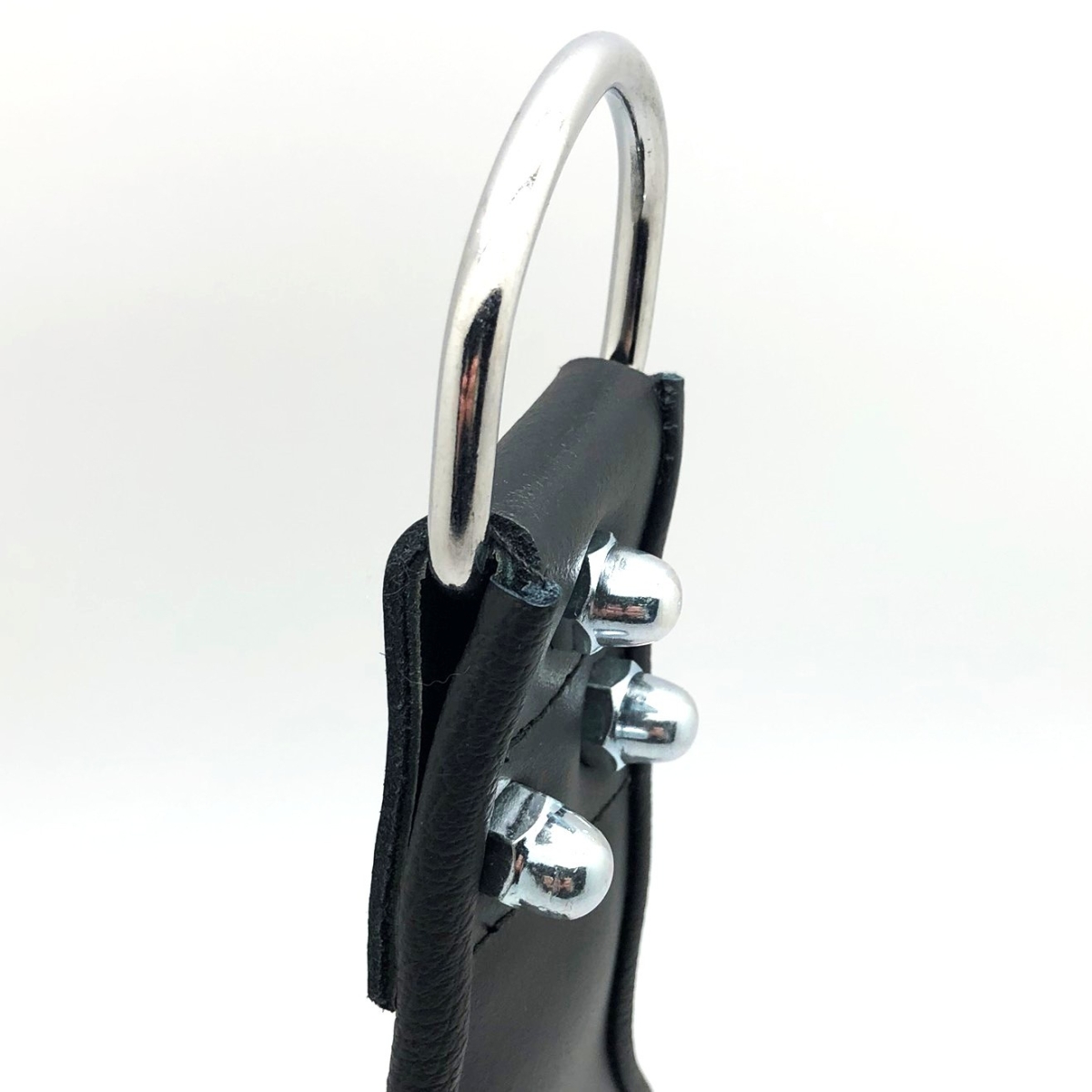 menottes suspension en cuir mainspieds 16