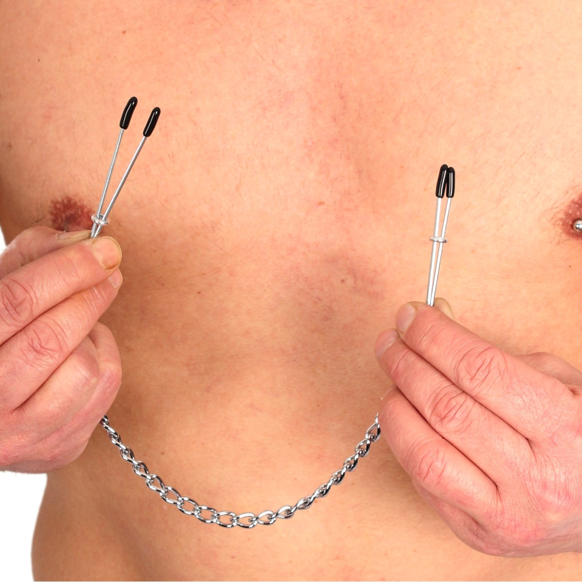 pinces a seins metallique avec chaine