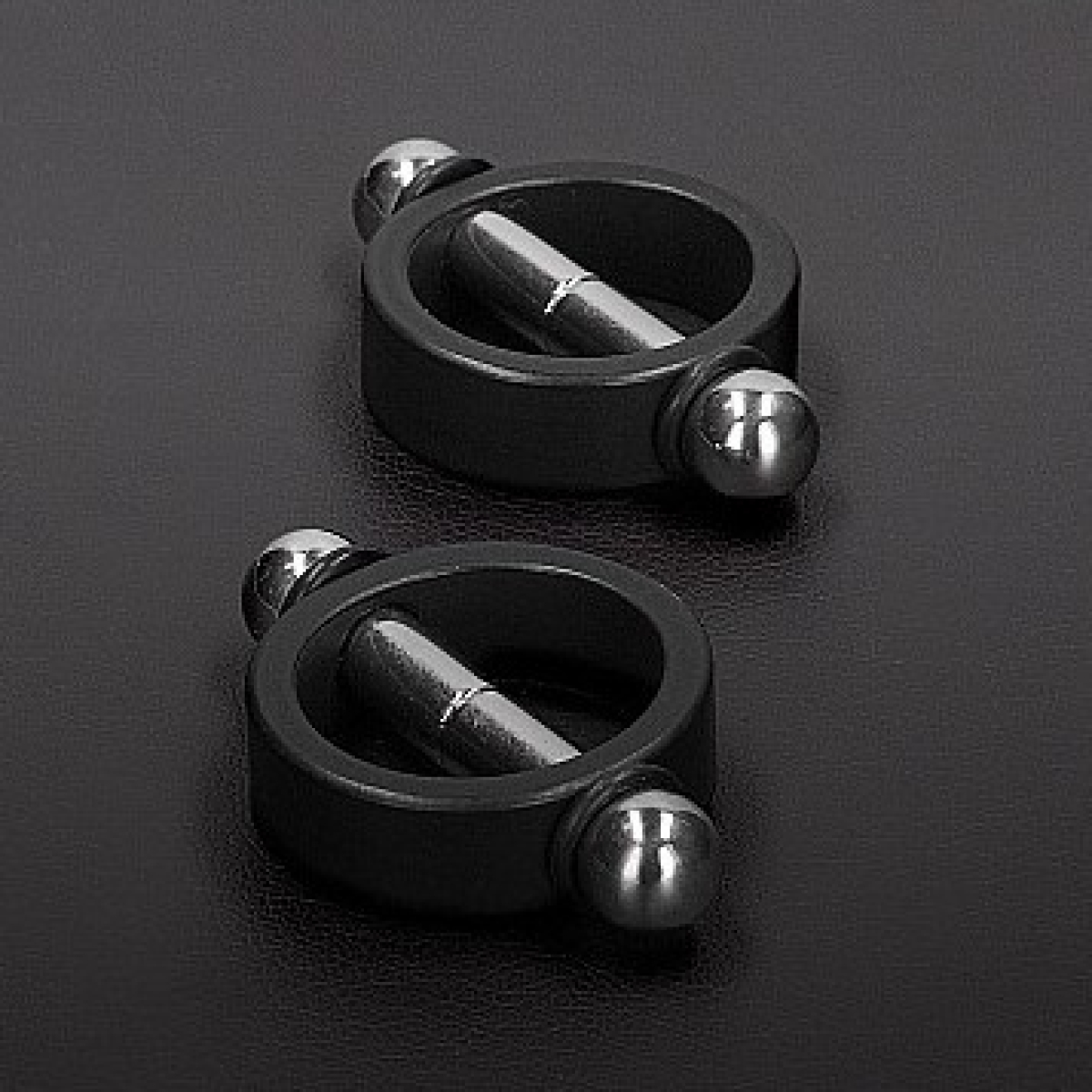 pinces magnetiques pour tetons pincher noires 1
