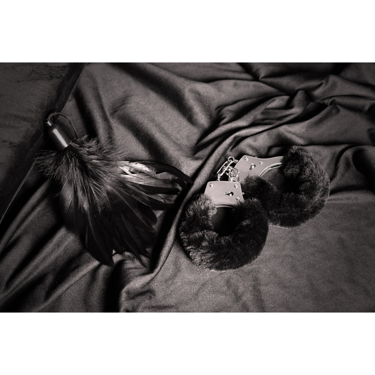 plumeau feather tickler 20cm noir 3