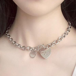 ras de cou heart steel