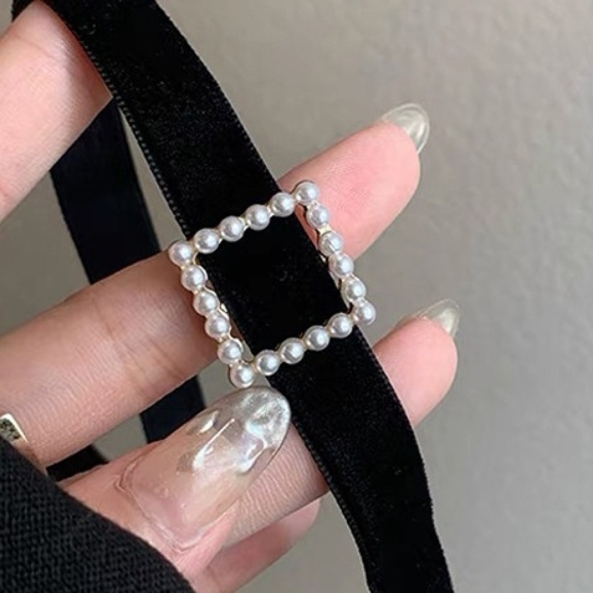 ras de cou square noir 1