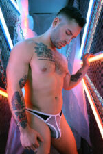 string retro remix gris 2